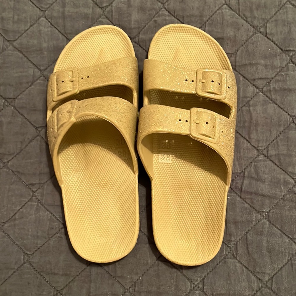 Evereve Yellow Slide Sandals